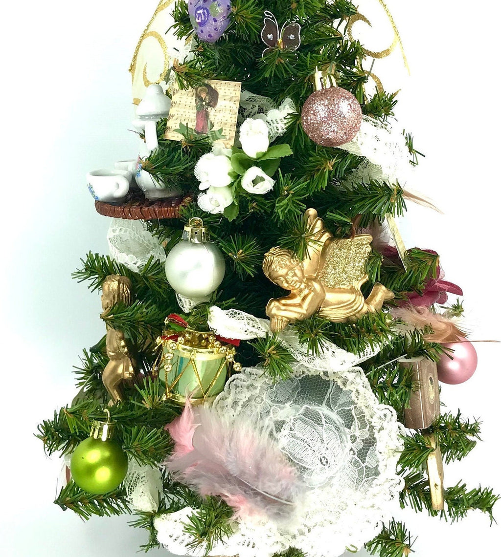 Victorian Themed 18" Christmas Tree