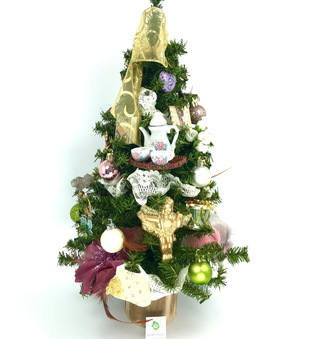 Victorian Themed 18" Christmas Tree