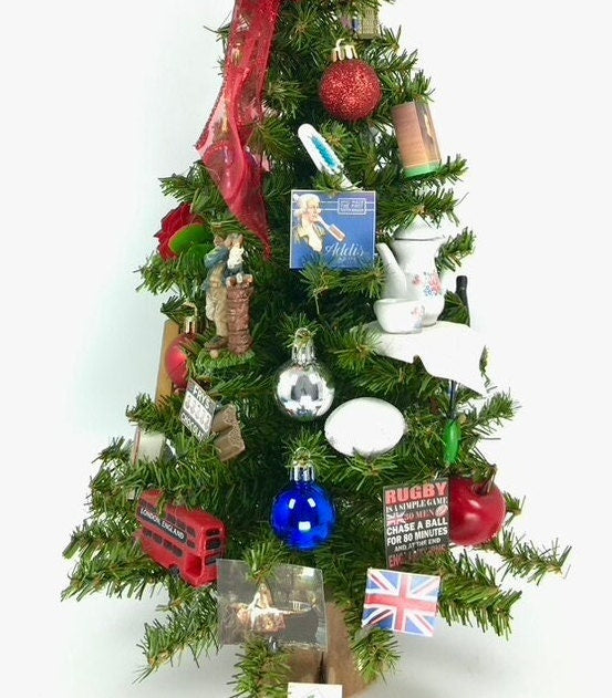 England / English Themed 18" Christmas Tree