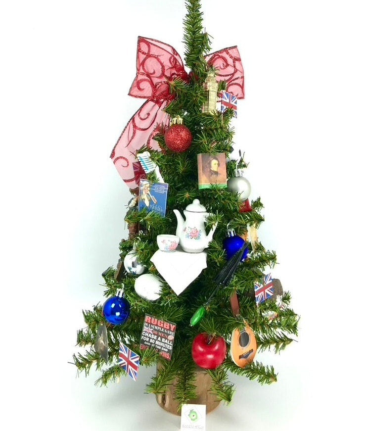 England / English Themed 18" Christmas Tree