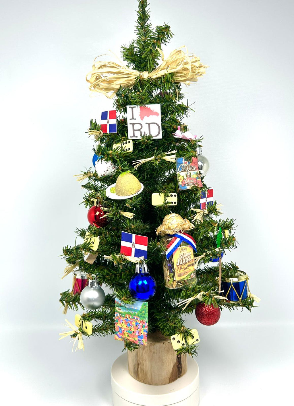 Dominican Republic / Republica Dominicana Themed 18" Christmas Tree
