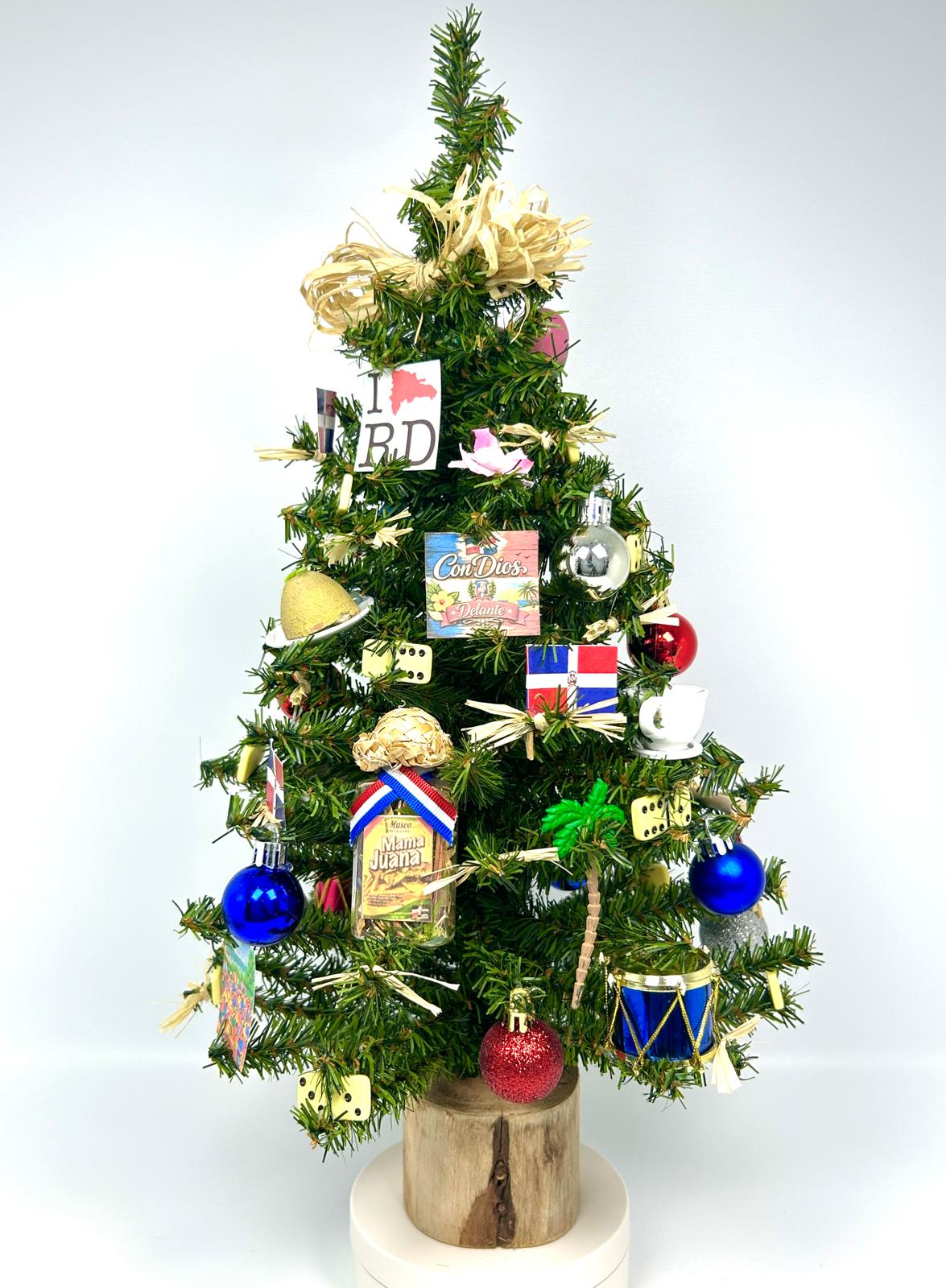Dominican Republic / Republica Dominicana Themed 18" Christmas Tree