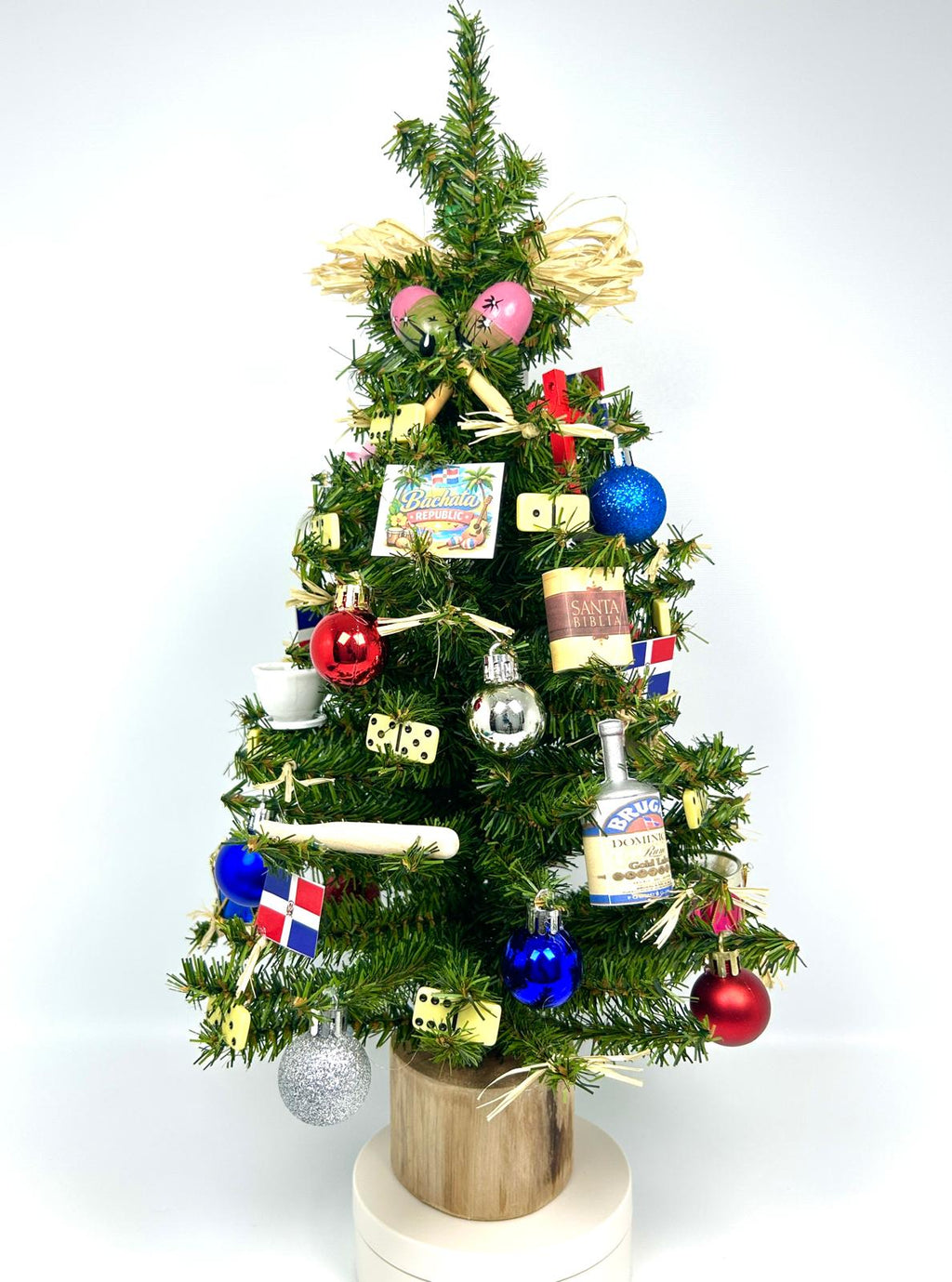 Dominican Republic / Republica Dominicana Themed 18" Christmas Tree