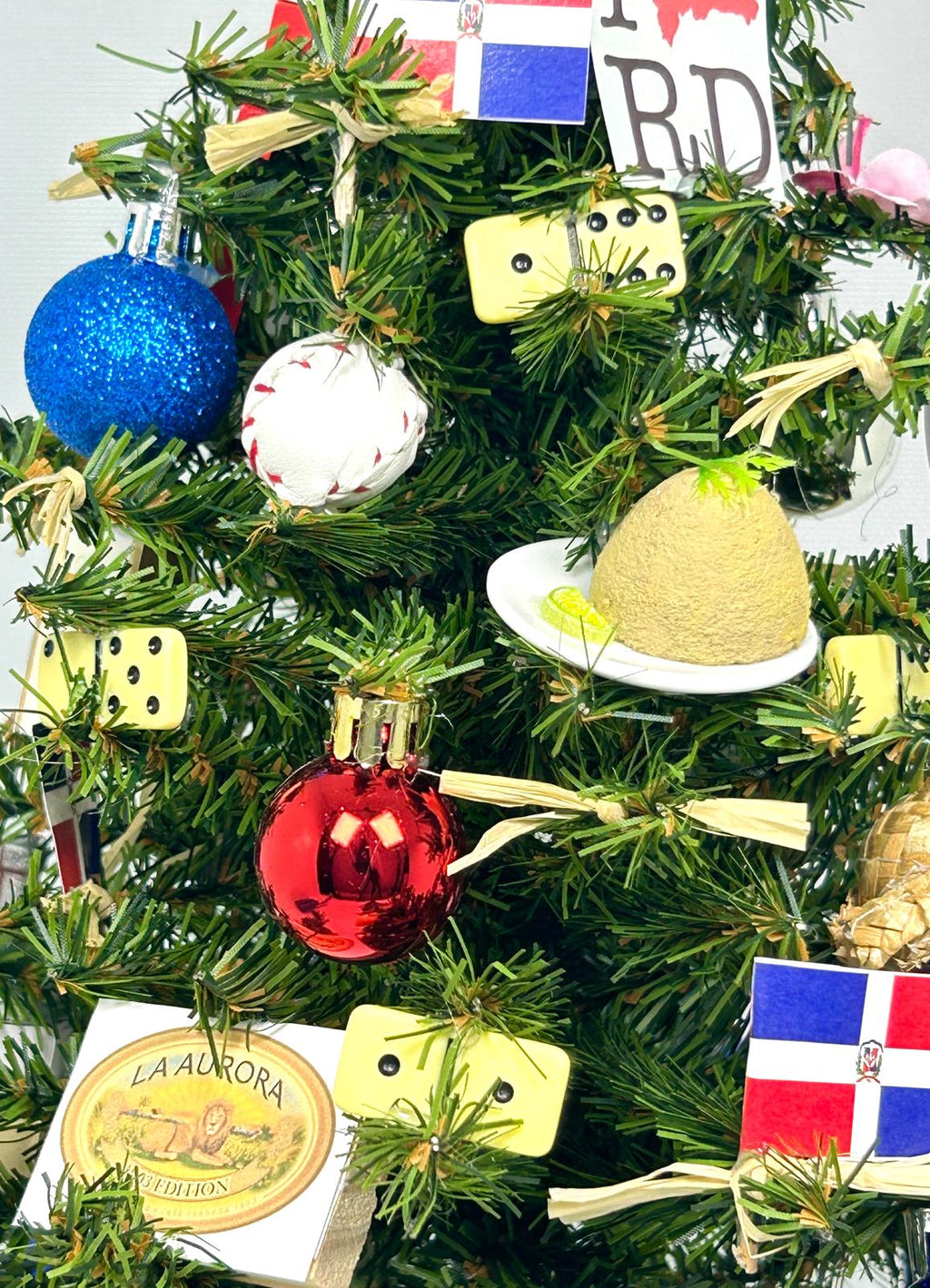 Dominican Republic / Republica Dominicana Themed 18" Christmas Tree