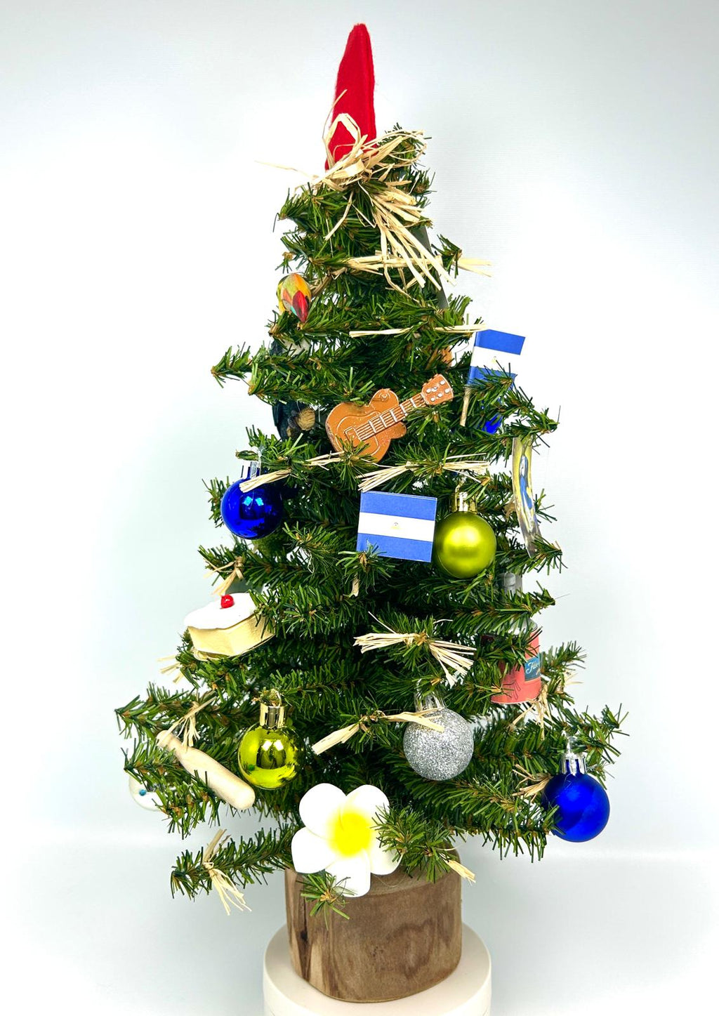 Nicaragua Themed 18" Christmas Tree
