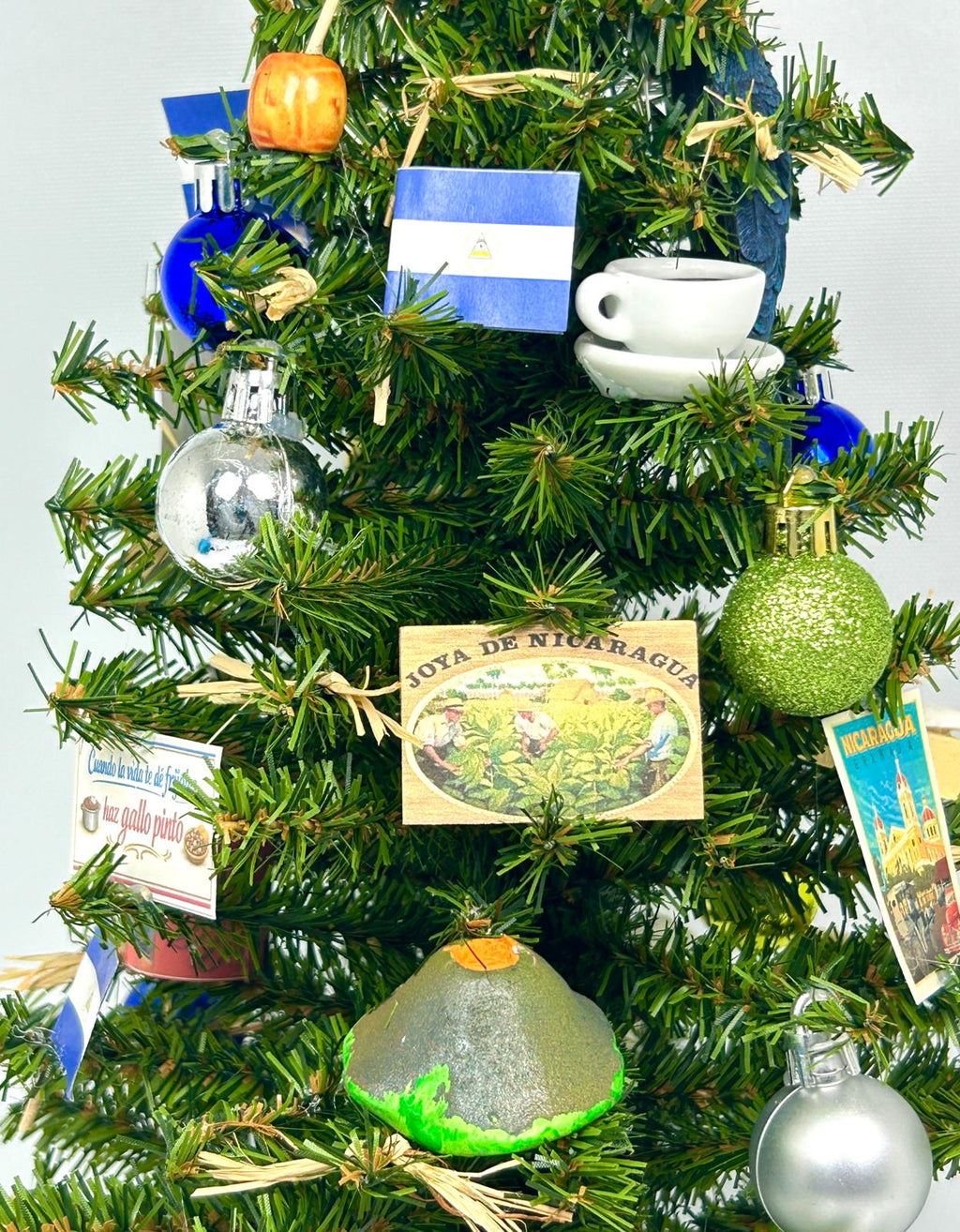 Nicaragua Themed 18" Christmas Tree