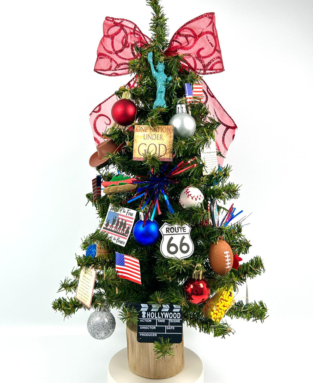 USA / United States / American Themed 18" Christmas Tree