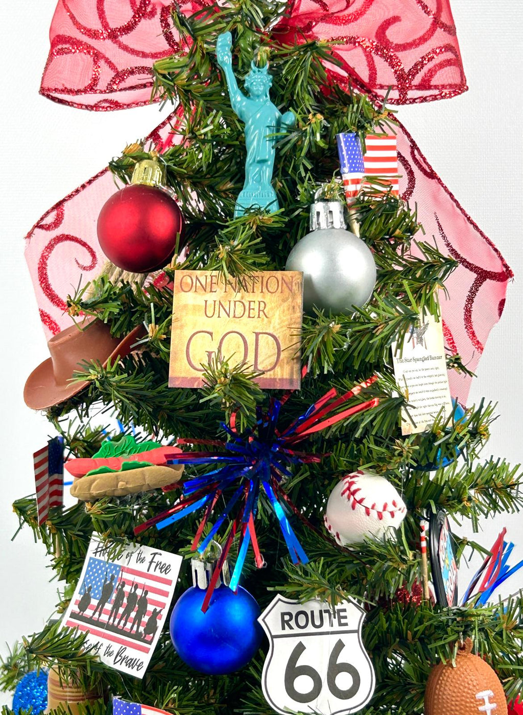 USA / United States / American Themed 18" Christmas Tree