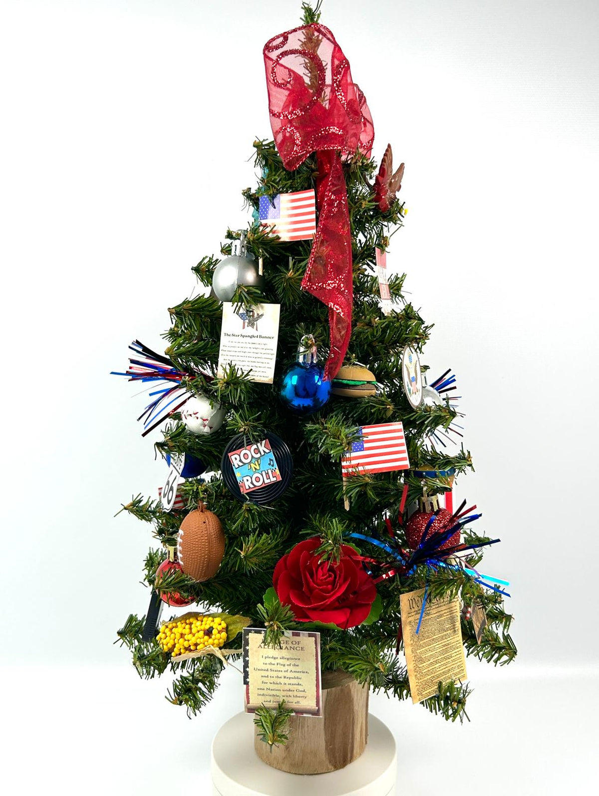 USA / United States / American Themed 18" Christmas Tree