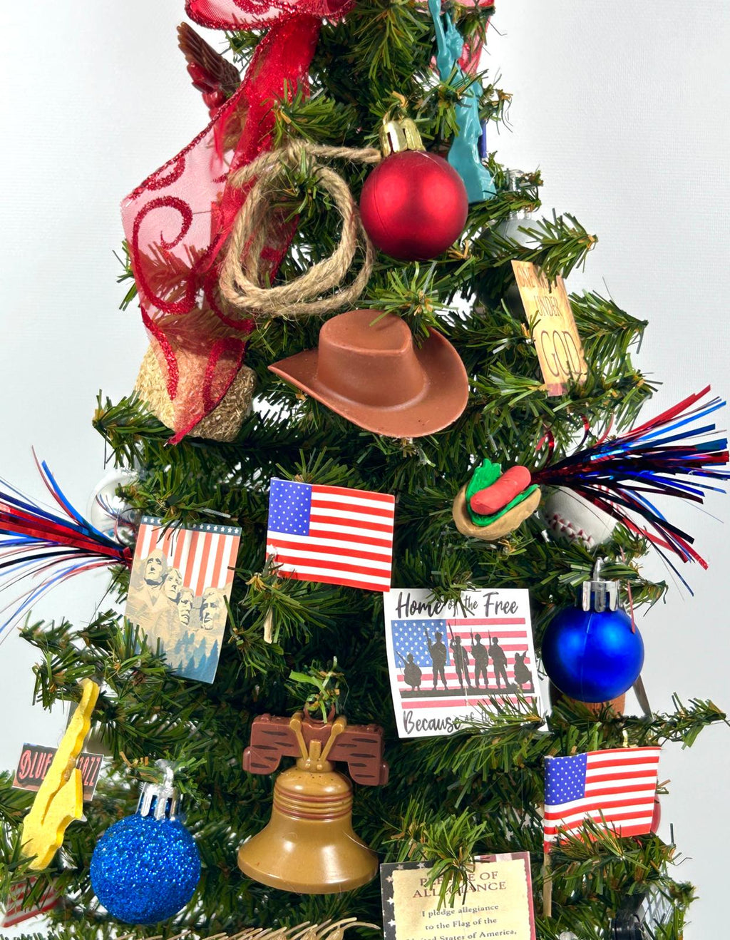 USA / United States / American Themed 18" Christmas Tree