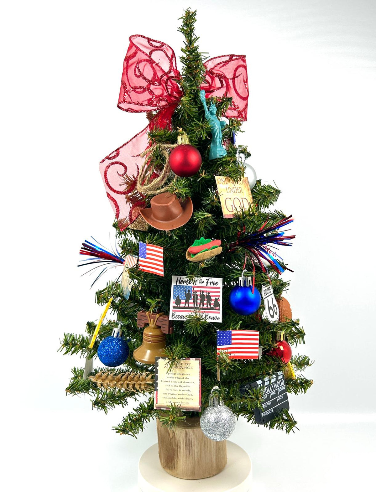 USA / United States / American Themed 18" Christmas Tree